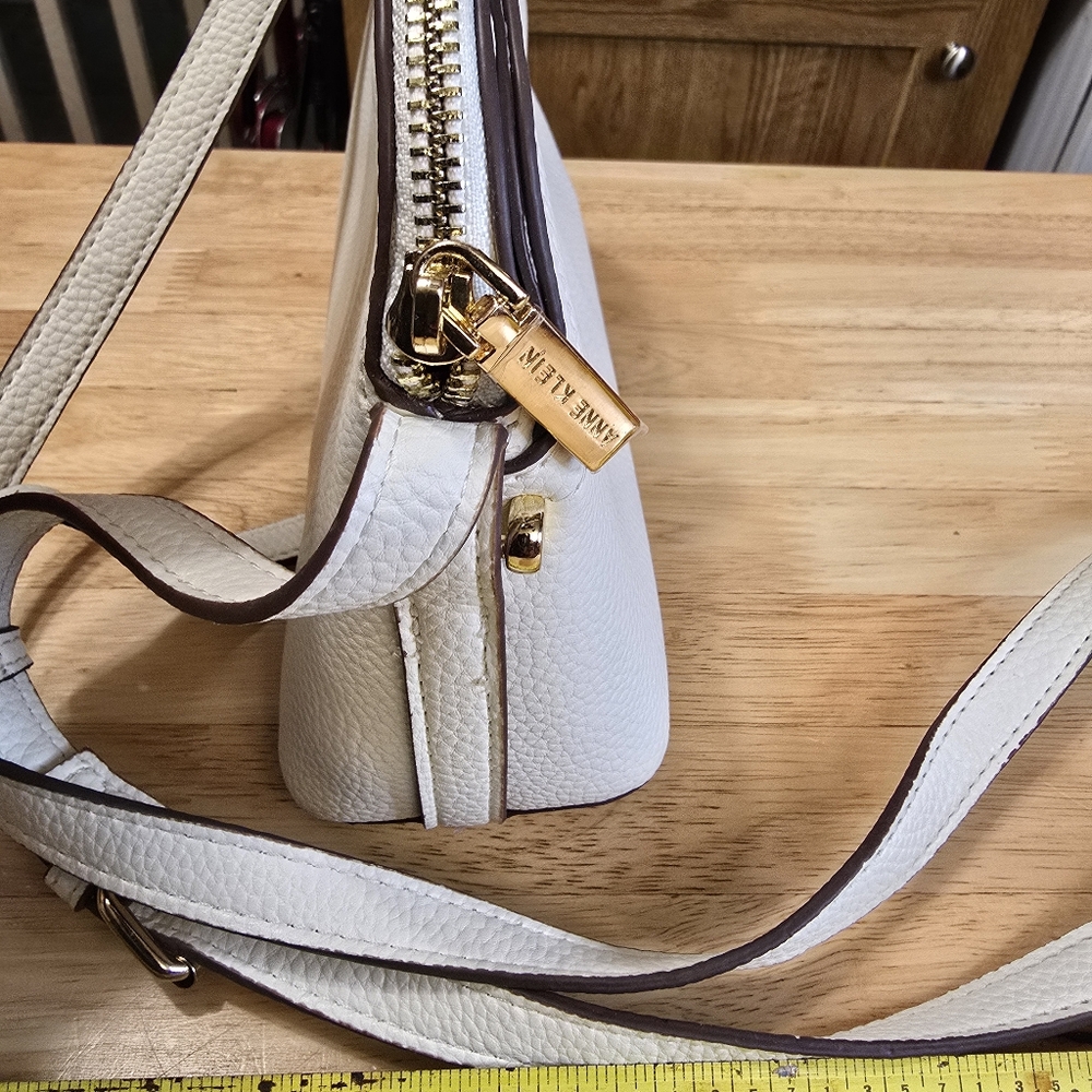Anne Klein crossbody bags - Picture 5 of 8